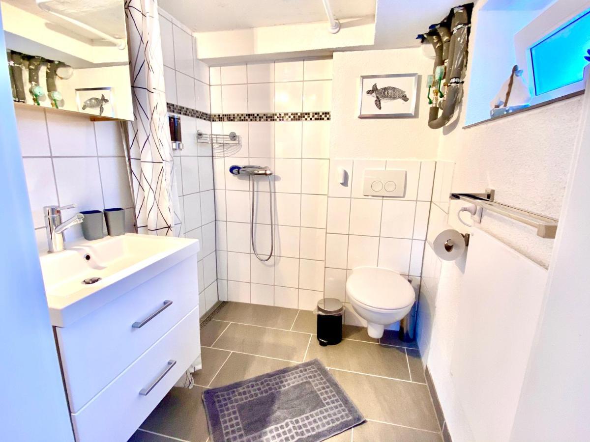 Modernes Zimmer Mit Kuechenzeile Und Bad Denkte Εξωτερικό φωτογραφία